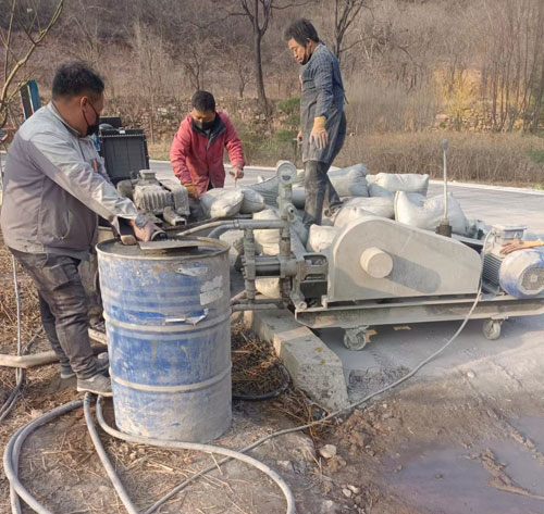 克山路面下沉注浆